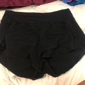 athleta run with it 3.5 short